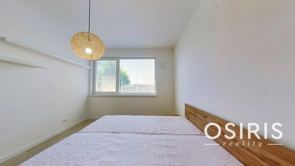 Zariadený 2i byt so záhradou 198m2, novostavba 2016, 1x parkovanie