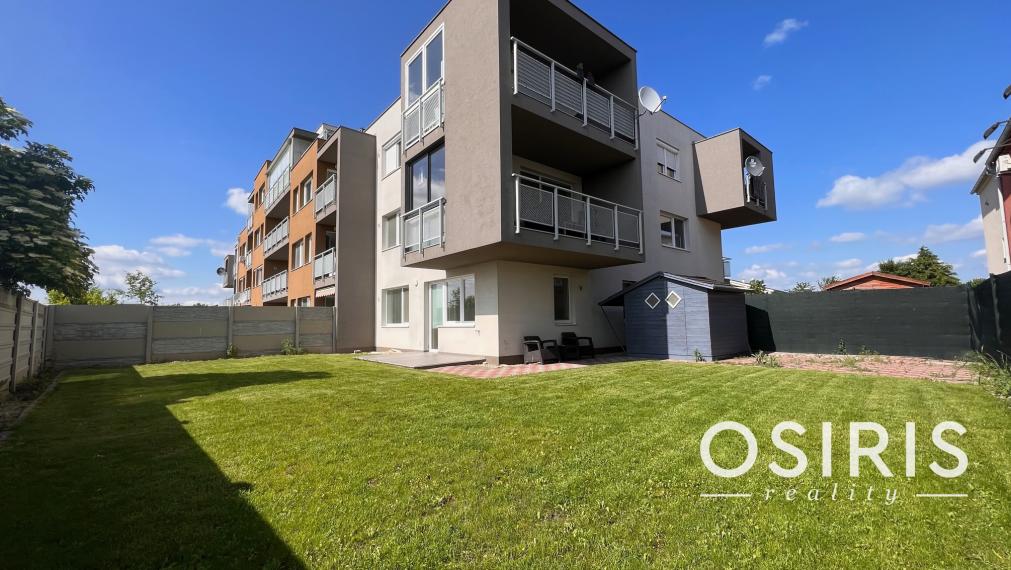 Zariadený 2i byt so záhradou 198m2, novostavba 2016, 1x parkovanie