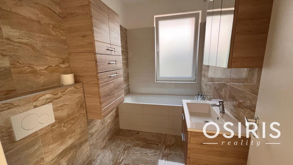 Zariadený 2i byt so záhradou 198m2, novostavba 2016, 1x parkovanie