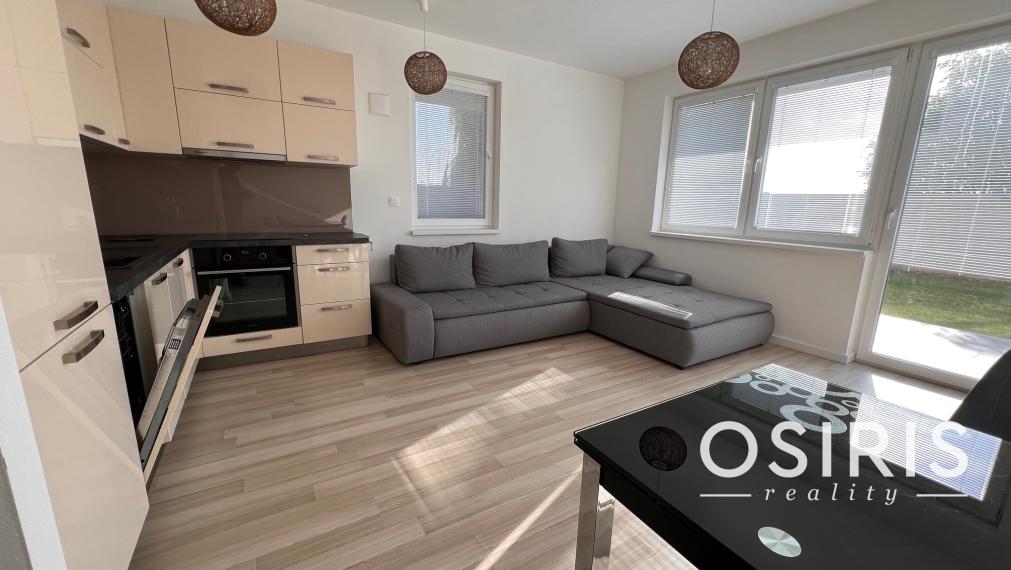 Zariadený 2i byt so záhradou 198m2, novostavba 2016, 1x parkovanie