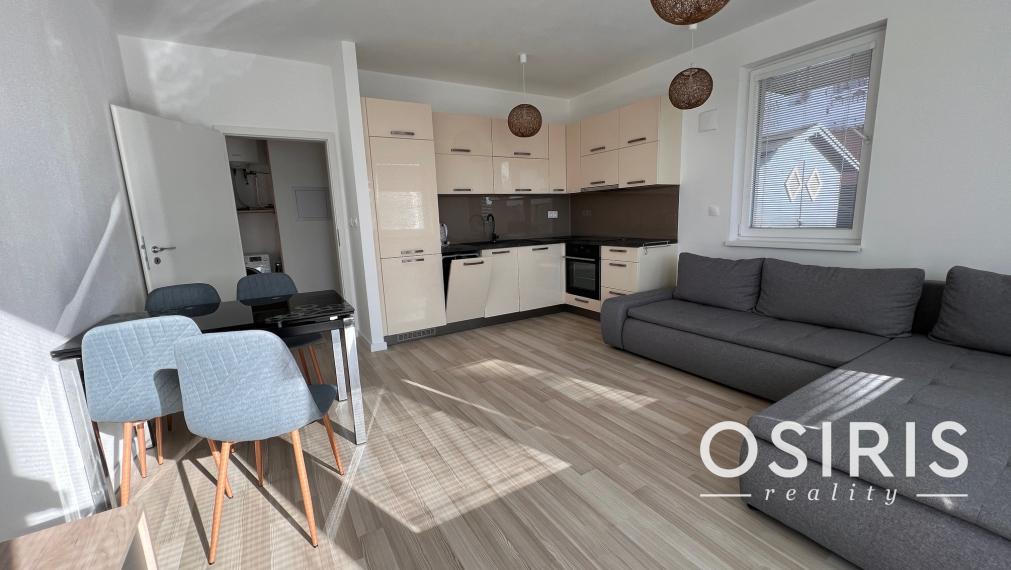 Zariadený 2i byt so záhradou 198m2, novostavba 2016, 1x parkovanie