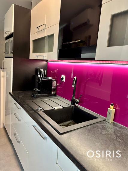 Štýlový, kompletne zrekonštruovaný 2 izb. byt v TOP lokalite