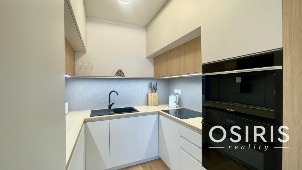 Prenájom úplne nového, luxusného 2 izb. bytu s garážovým miestom