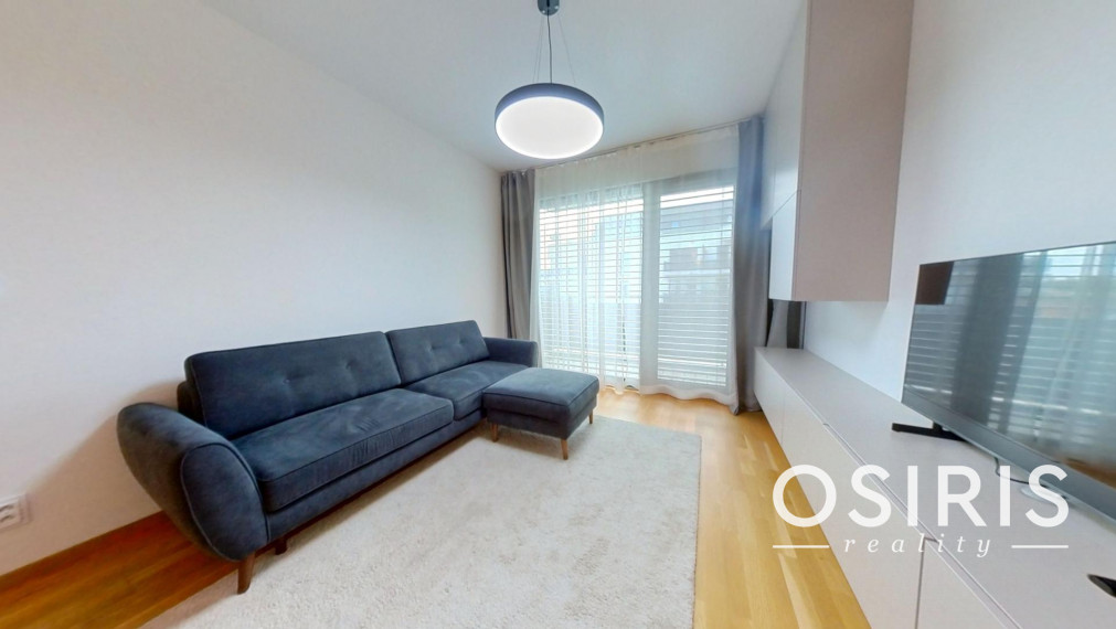 Klimatizovaný 3i byt zariadený dizajnérom v novostavbe Cubicon, parkovanie v garáži