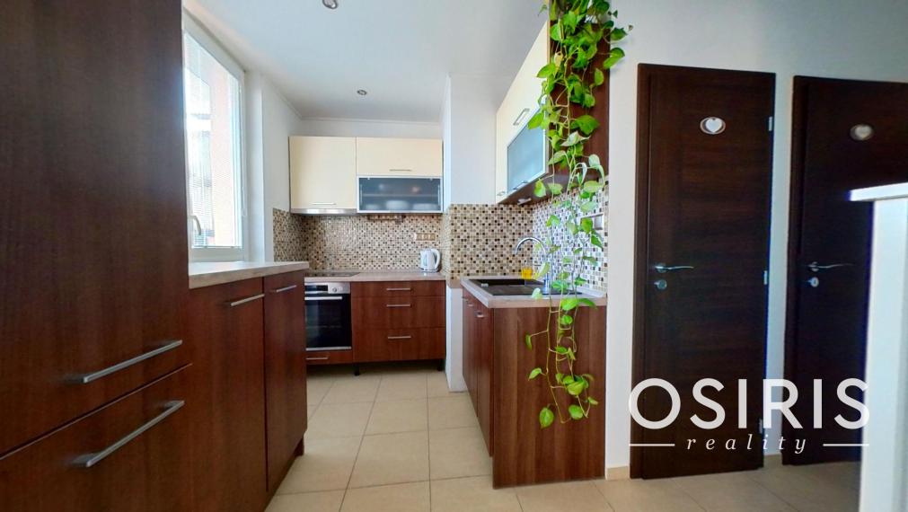 Na prenájom Klimatizovaný 2i byt s balkónom, Piešťanská ul.