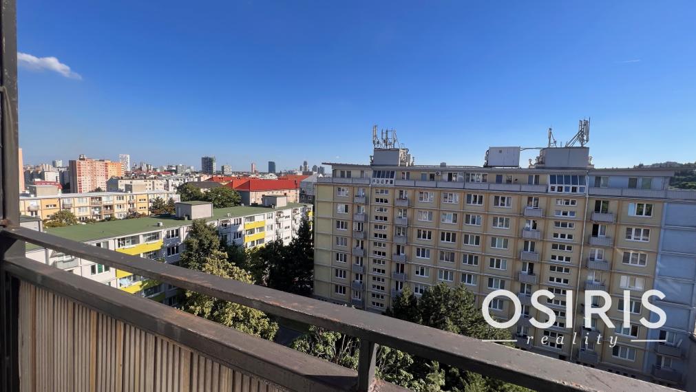 Na prenájom Klimatizovaný 2i byt s balkónom, Piešťanská ul.