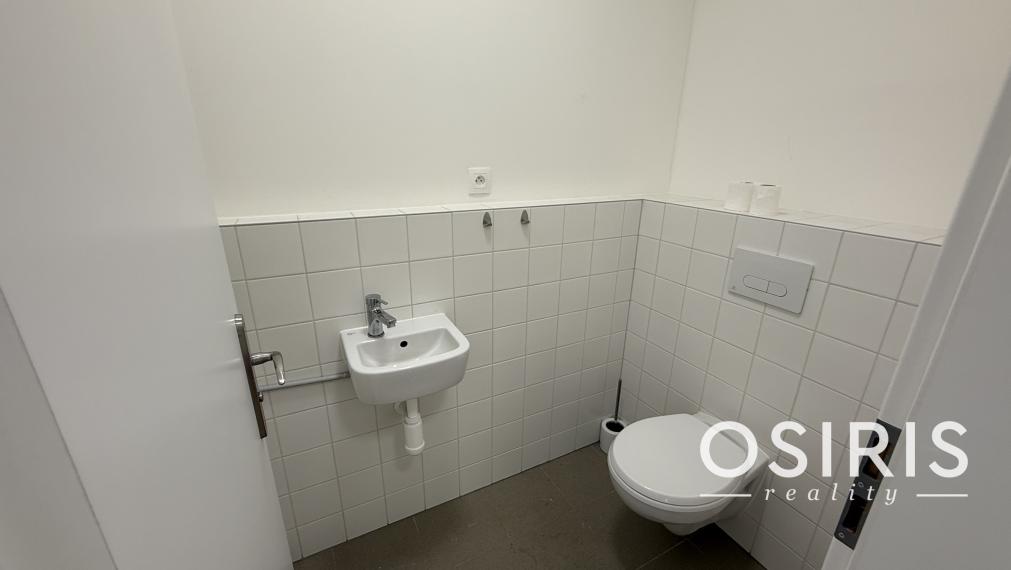 Klimatizovaný obchodný priestor 52,51 m2, novostavba 2024, 2x parkovacie miesto, Ovocné Sady