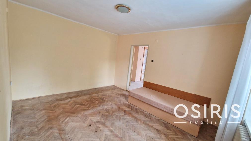 2-izbový byt + samostatná kuchyňa, 2x balkón, Banícka ul.