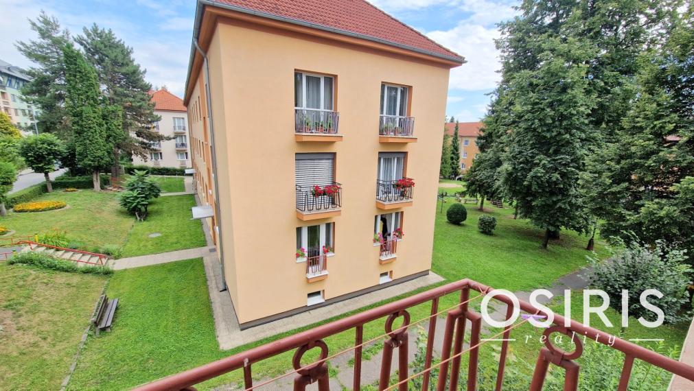 2-izbový byt + samostatná kuchyňa, 2x balkón, Banícka ul.