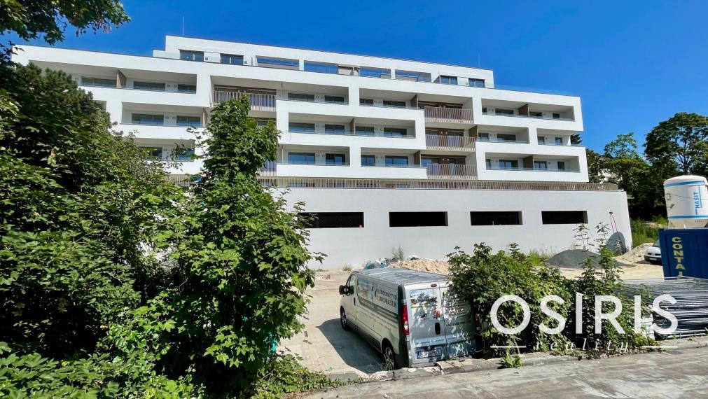 Slnečný 2 izb. byt s predzáhradkou a výhľadom na Bratislavu