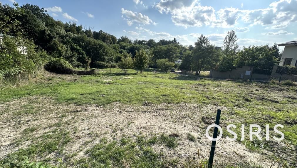 Slnečný stavebný pozemok na úpätí Malých Karpát, Marianka