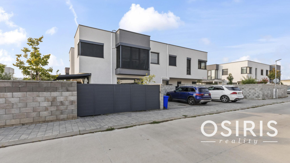 Kompletne zariadený 4 izb. byt v trojdome s veľkou záhradou