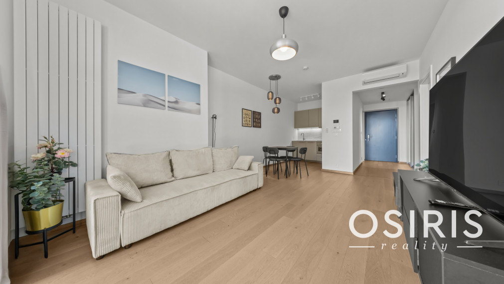 Klimatizovaný 2 izbový byt s terasou v Eurovea Tower, 1x parkovanie