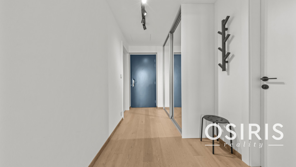 Klimatizovaný 2 izbový byt s terasou v Eurovea Tower, 1x parkovanie