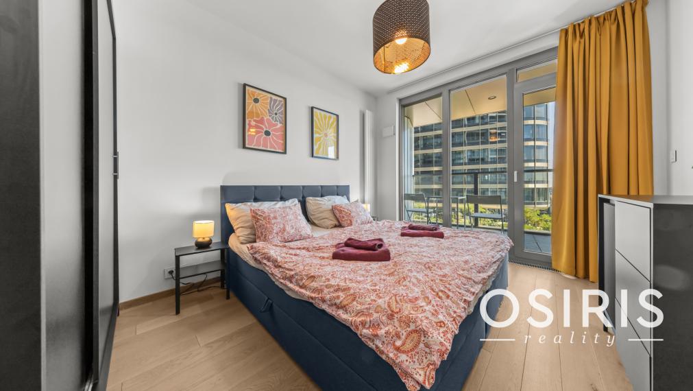 Klimatizovaný 2 izbový byt s terasou v Eurovea Tower, 1x parkovanie