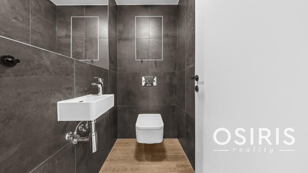 Klimatizovaný 2 izbový byt s terasou v Eurovea Tower, 1x parkovanie