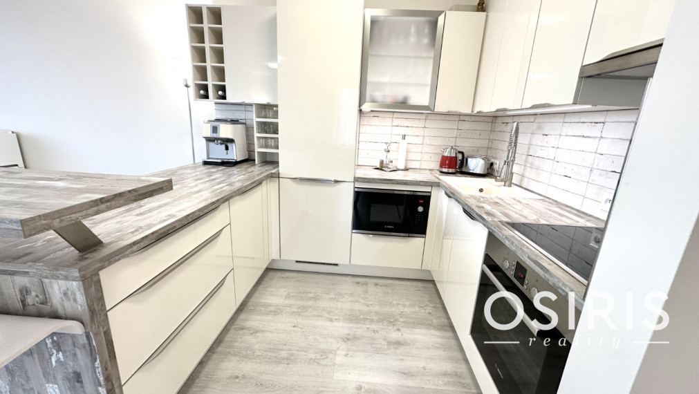 Slnečný 3i byt v novostavbe s veľkou terasou a parkovaním