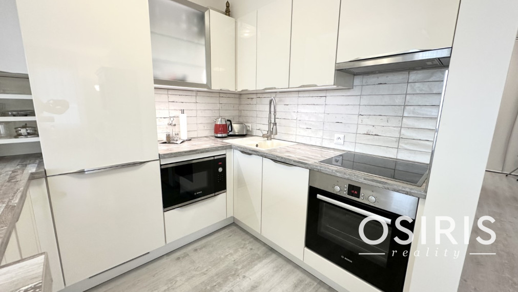 Slnečný 3i byt v novostavbe s veľkou terasou a parkovaním