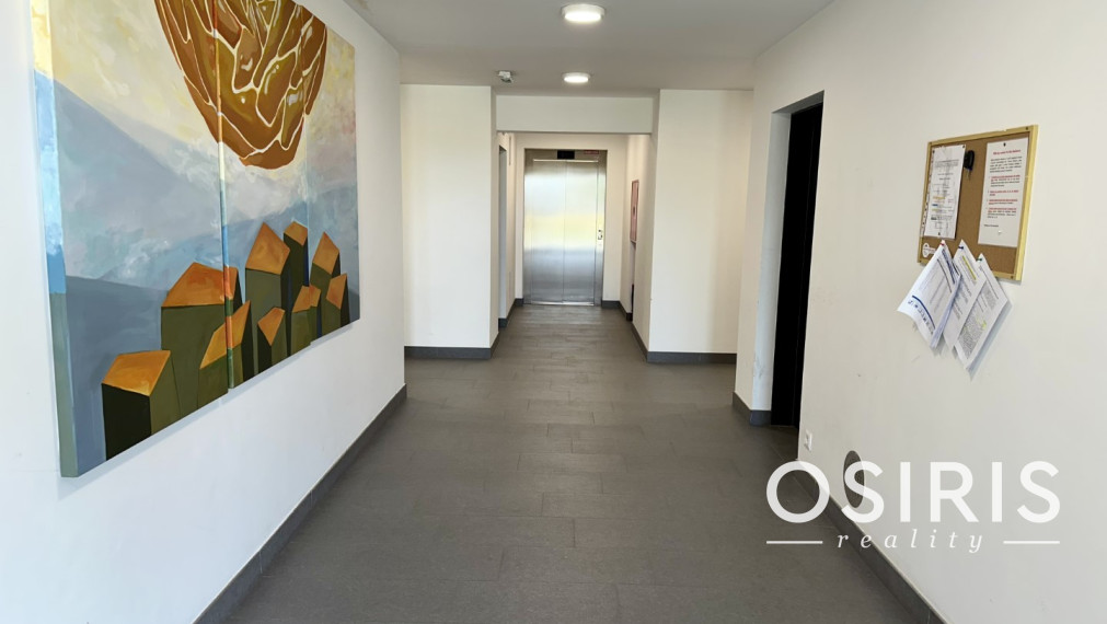 Slnečný 3i byt v novostavbe s veľkou terasou a parkovaním