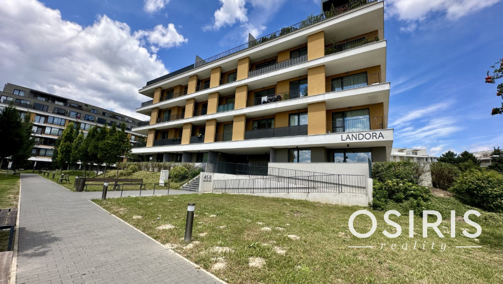 Slnečný 3i byt v novostavbe s veľkou terasou a parkovaním