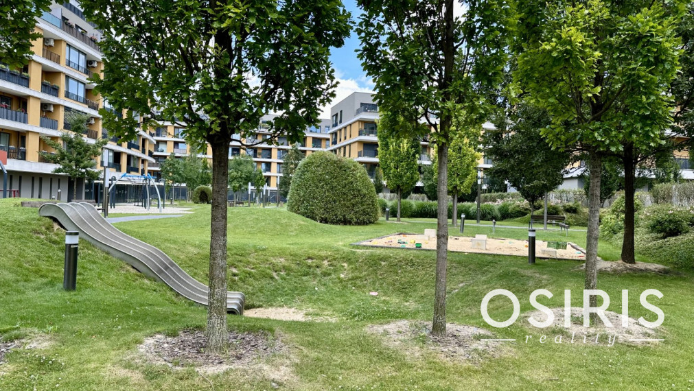 Slnečný 3i byt v novostavbe s veľkou terasou a parkovaním