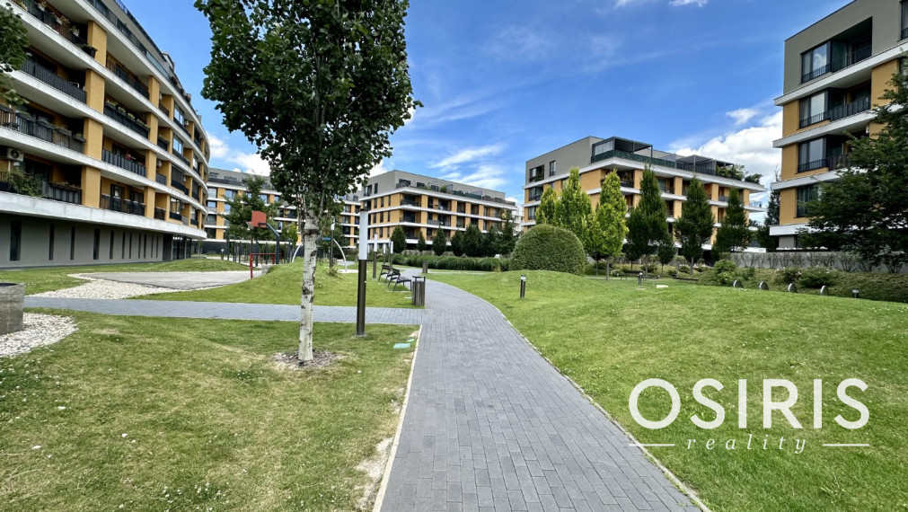 Slnečný 3i byt v novostavbe s veľkou terasou a parkovaním