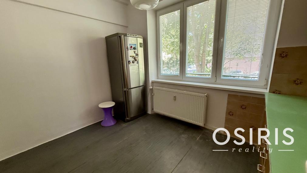 Priestranný 3 izbový byt, po čiastočnej rekonštrukcii, Americká ul.