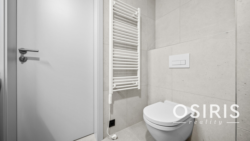 METROPOLIS- Klimatizovaný 1i byt s balkónom, parkovacie miesto