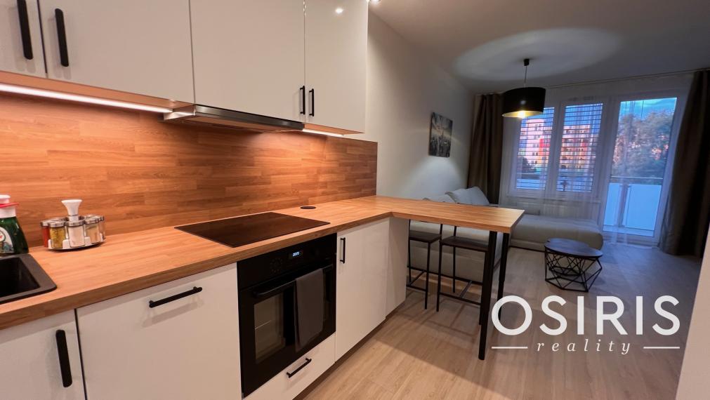 Na prenájom klimatizovaný 2i byt s balkónom, parkovanie