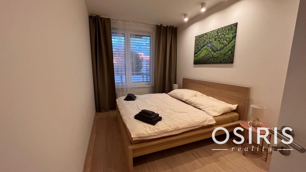 Na prenájom klimatizovaný 2i byt s balkónom, parkovanie