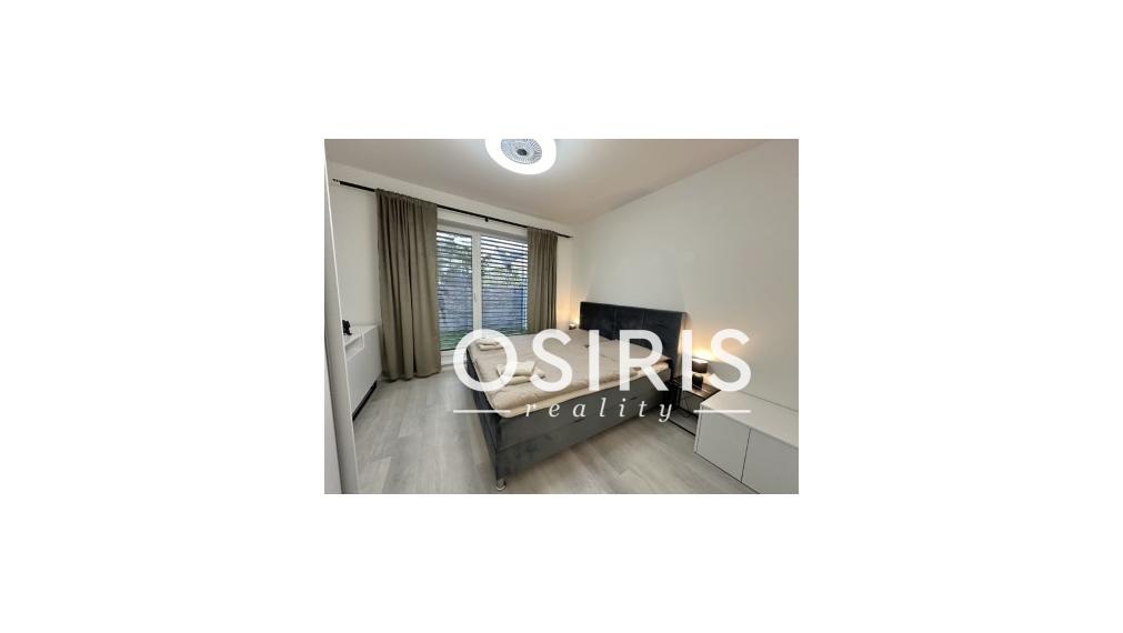 Klimatizovaný 4i zariadený dom, vírivka, 2x parking, D. Lužná