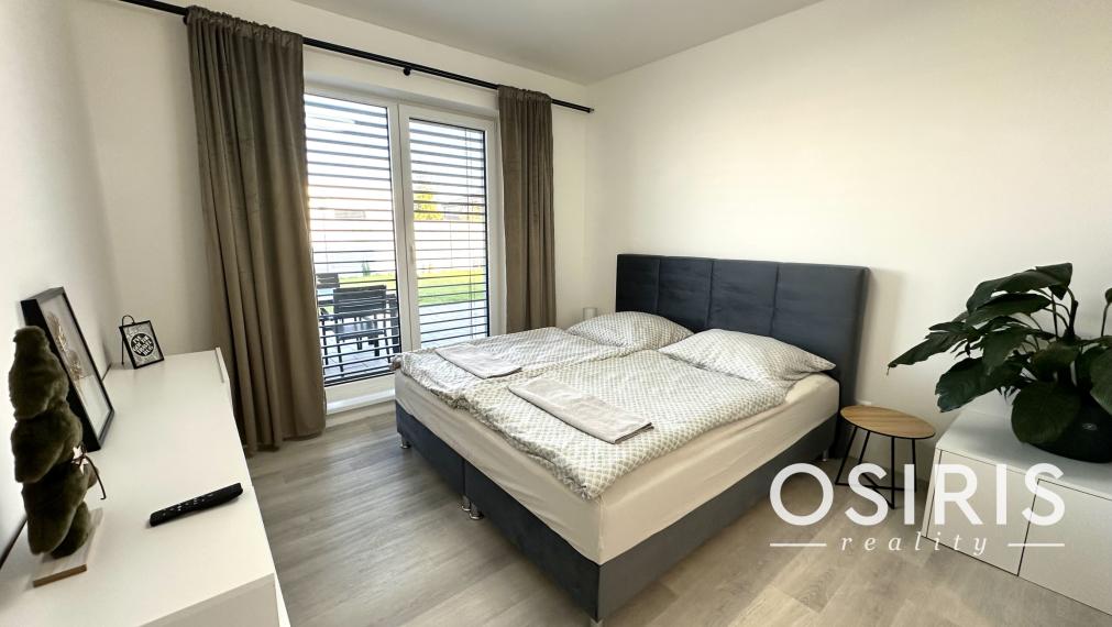 Klimatizovaný 4i zariadený dom, vírivka, 2x parking, D. Lužná