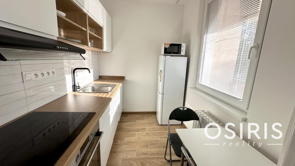 Slnečný, zrekonštruovaný 1i byt Landauova ul. BA - Dúbravka