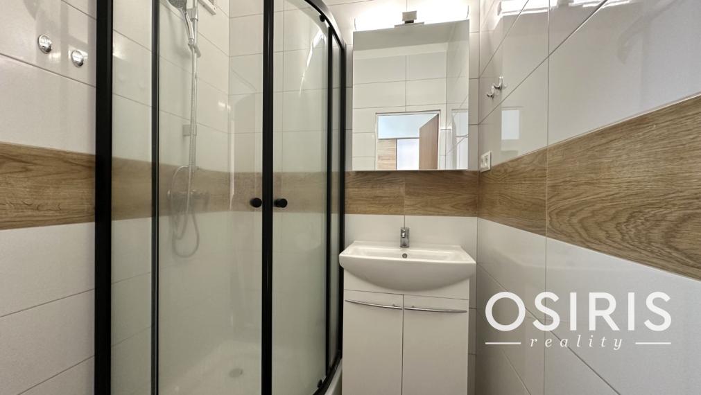 Slnečný, zrekonštruovaný 1i byt Landauova ul. BA - Dúbravka