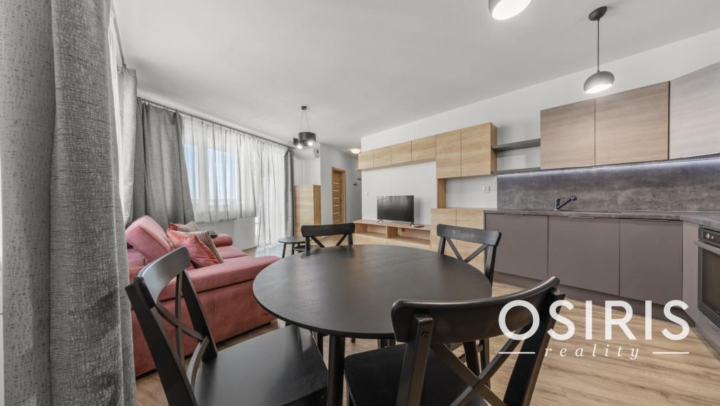 Krátkodobý prenájom, klimatizovaný 2i byt s balkónom, novostavba 2016, parkovacie miesto