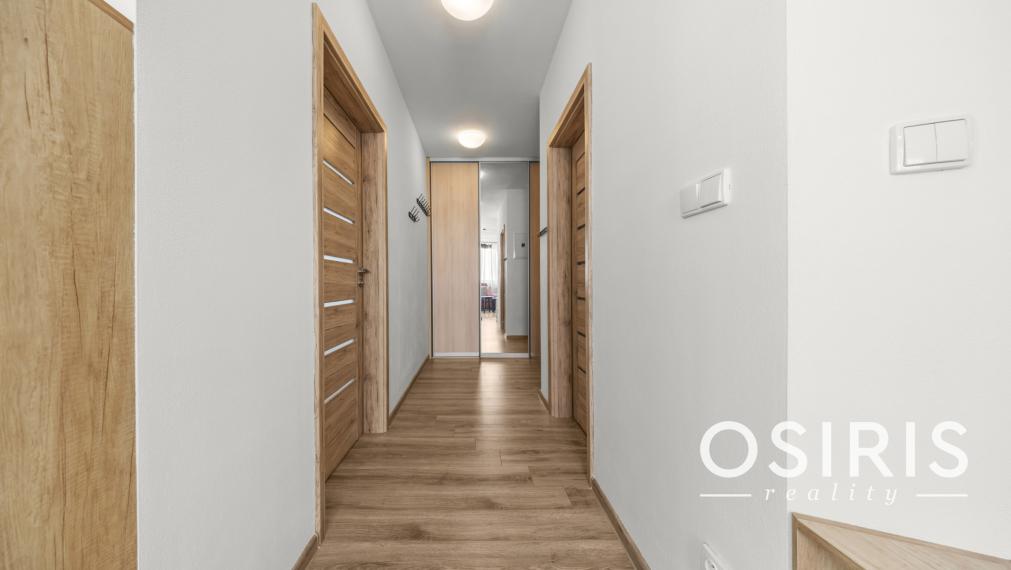 Krátkodobý prenájom, klimatizovaný 2i byt s balkónom, novostavba 2016, parkovacie miesto