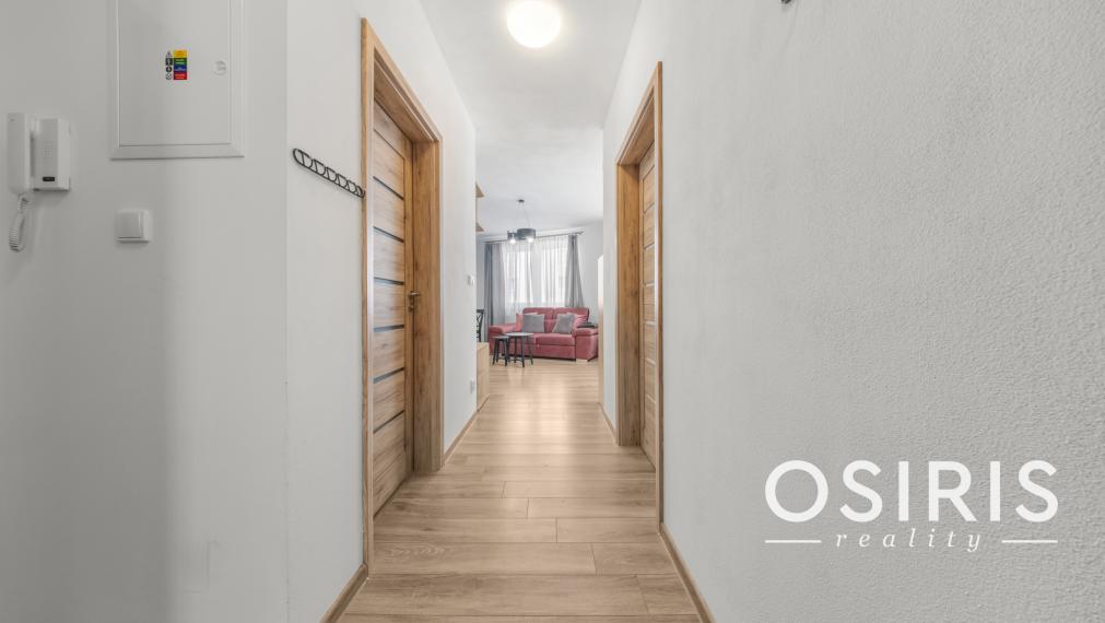 Krátkodobý prenájom, klimatizovaný 2i byt s balkónom, novostavba 2016, parkovacie miesto