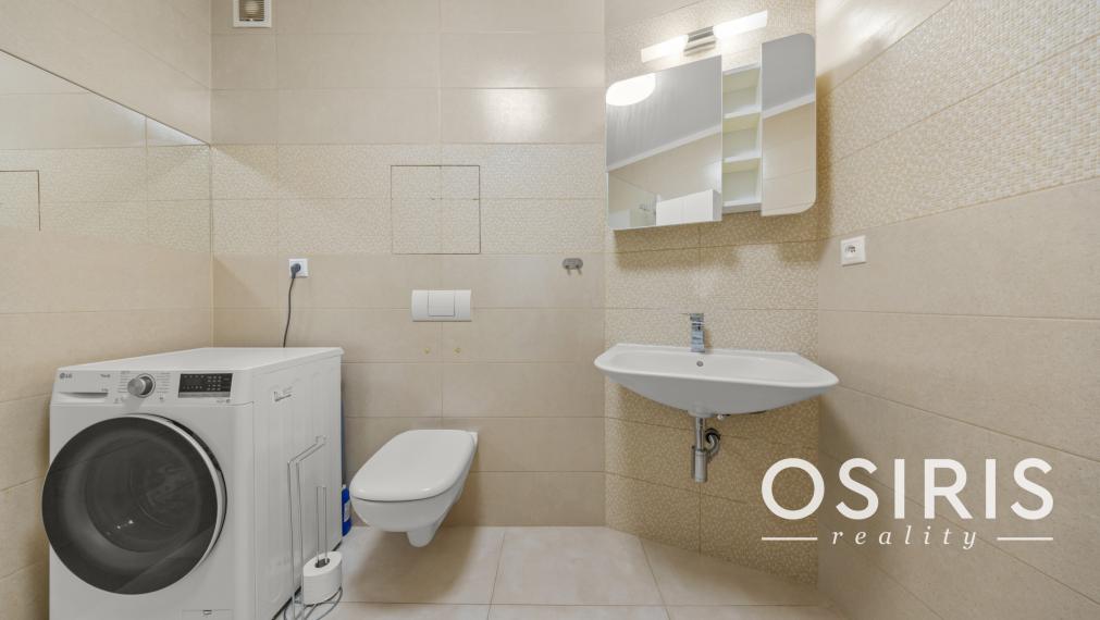 Krátkodobý prenájom, klimatizovaný 2i byt s balkónom, novostavba 2016, parkovacie miesto