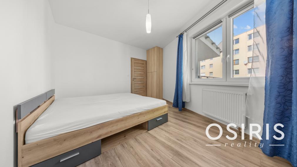 Krátkodobý prenájom, klimatizovaný 2i byt s balkónom, novostavba 2016, parkovacie miesto