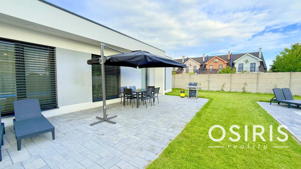 Klimatizovaný 4i rodinný dom s bazénom, 2x parkovanie na pozemku, novostavba 2023