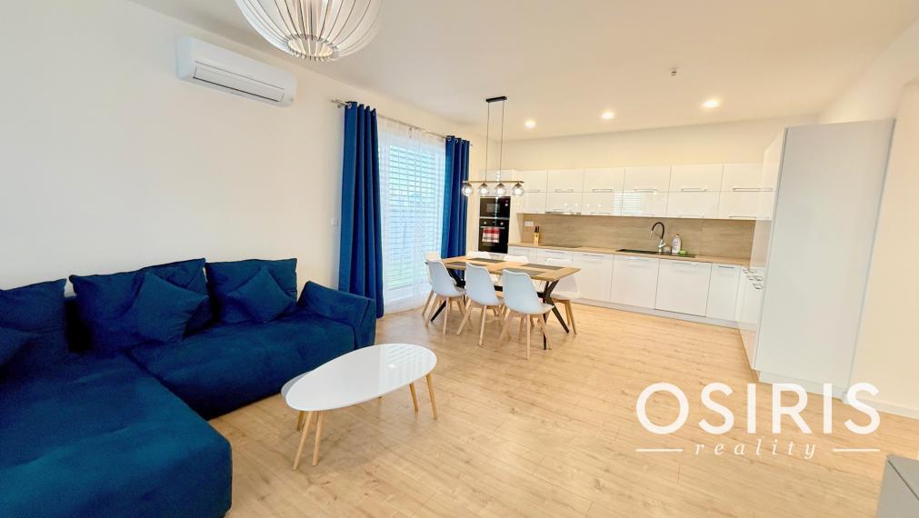 Klimatizovaný 4i rodinný dom s bazénom, 2x parkovanie na pozemku, novostavba 2023