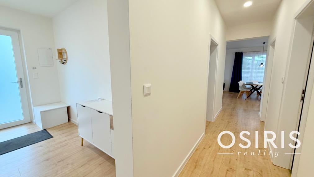 Klimatizovaný 4i rodinný dom s bazénom, 2x parkovanie na pozemku, novostavba 2023