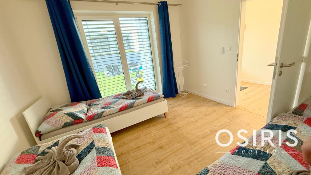 Klimatizovaný 4i rodinný dom s bazénom, 2x parkovanie na pozemku, novostavba 2023