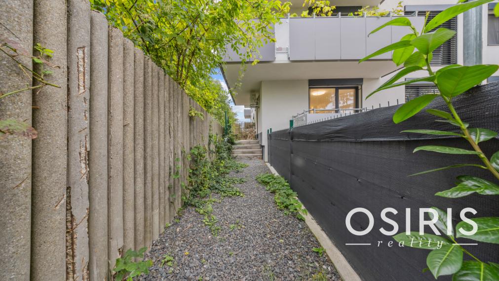 Klimatizovaný 1i byt s balkónom, novostavba 2022, predzáhradka, parkovacie miesto