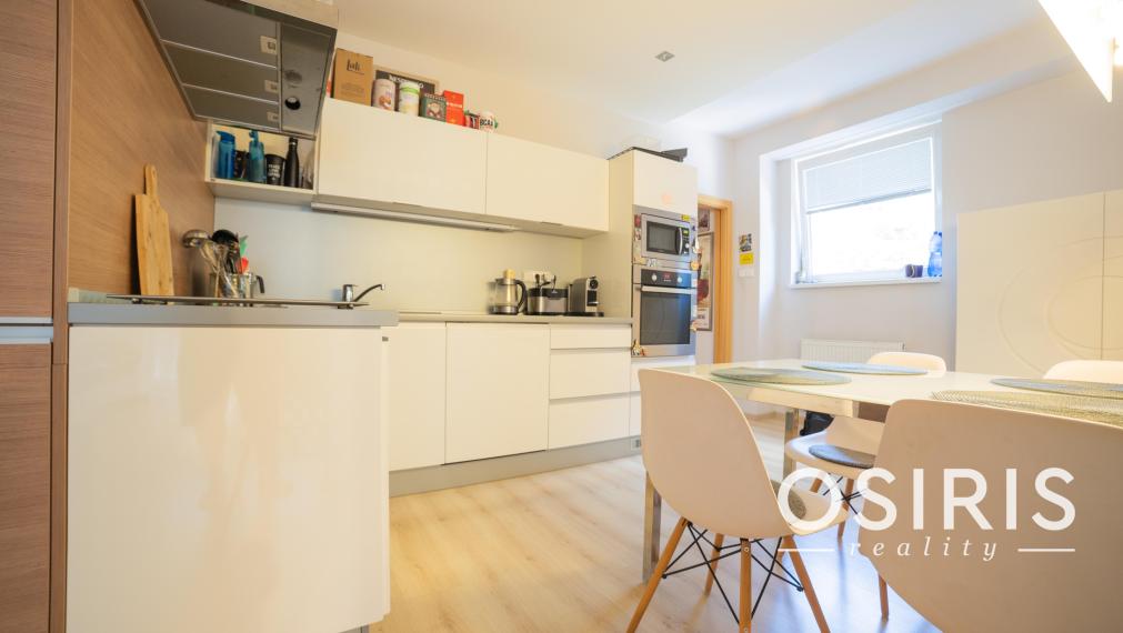 Na prenájom moderný 2-izbový byt s priestranným balkónom v Martine