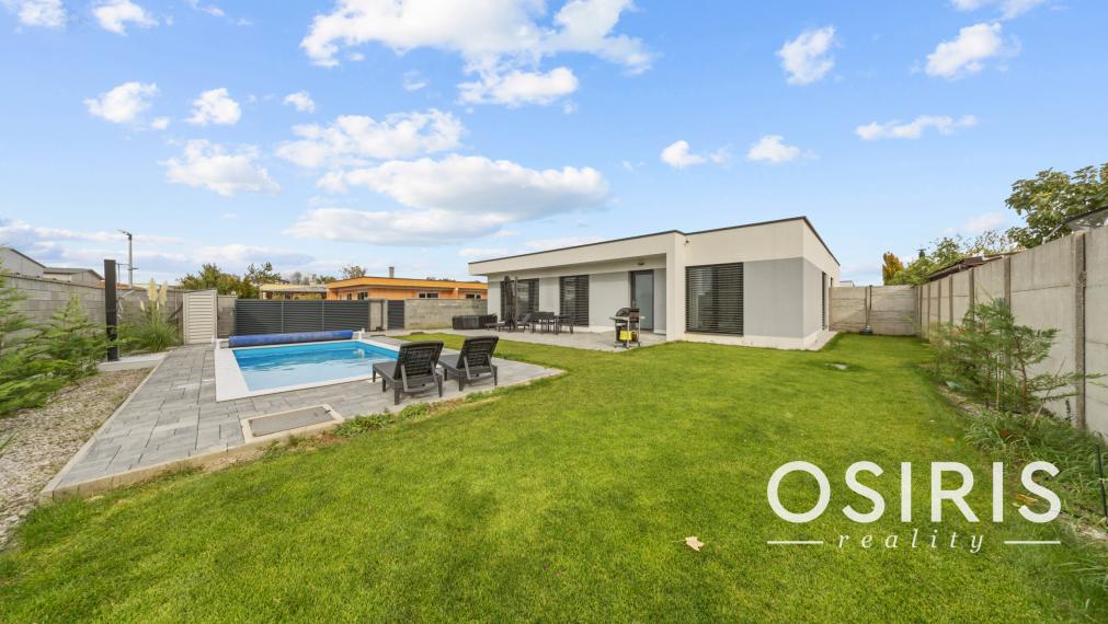 Klimatizovaný 4i rodinný dom s bazénom, 2x parkovanie na pozemku, novostavba 2023