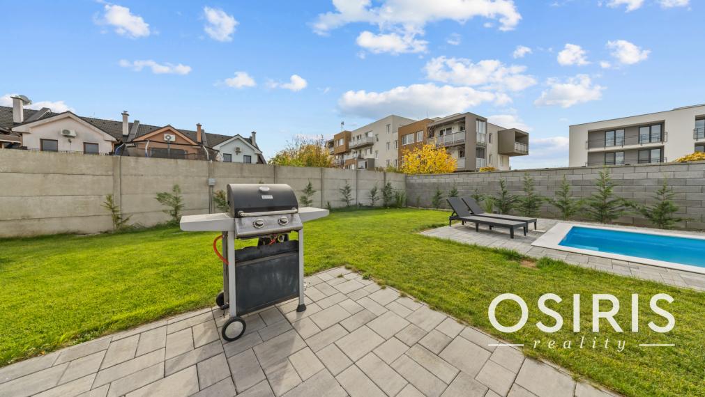 Klimatizovaný 4i rodinný dom s bazénom, 2x parkovanie na pozemku, novostavba 2023