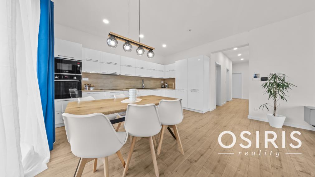 Klimatizovaný 4i rodinný dom s bazénom, 2x parkovanie na pozemku, novostavba 2023