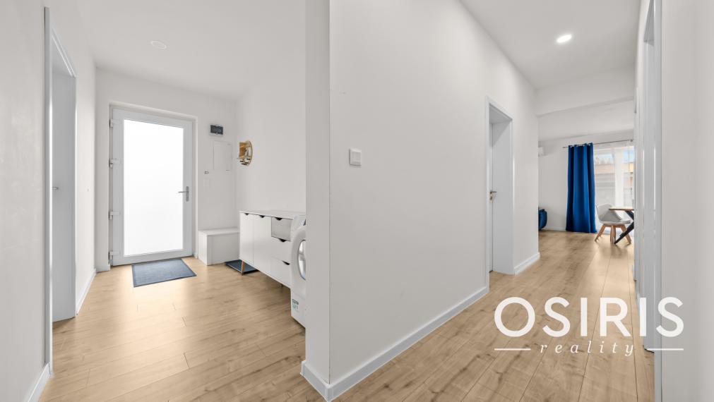 Klimatizovaný 4i rodinný dom s bazénom, 2x parkovanie na pozemku, novostavba 2023