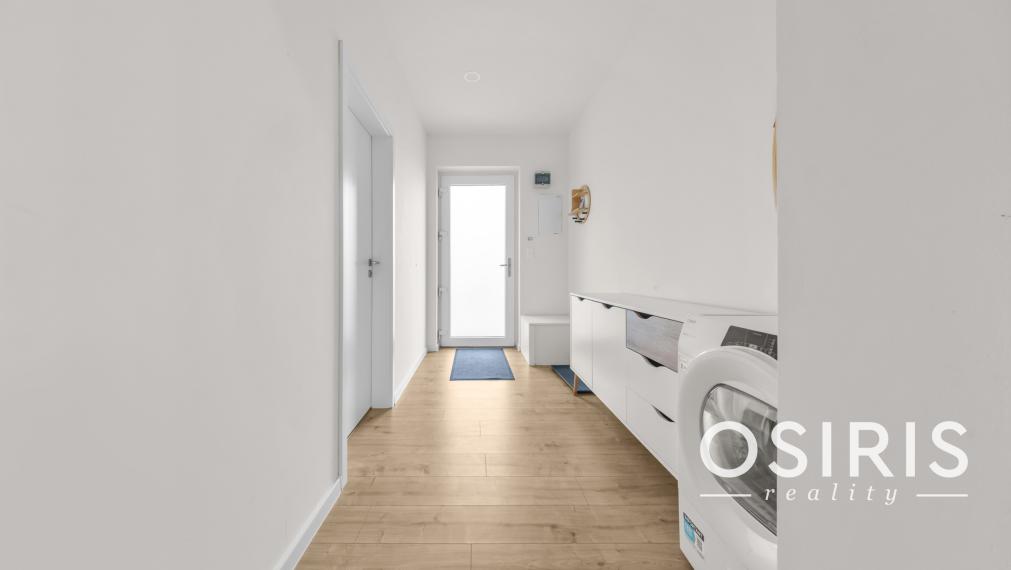 Klimatizovaný 4i rodinný dom s bazénom, 2x parkovanie na pozemku, novostavba 2023